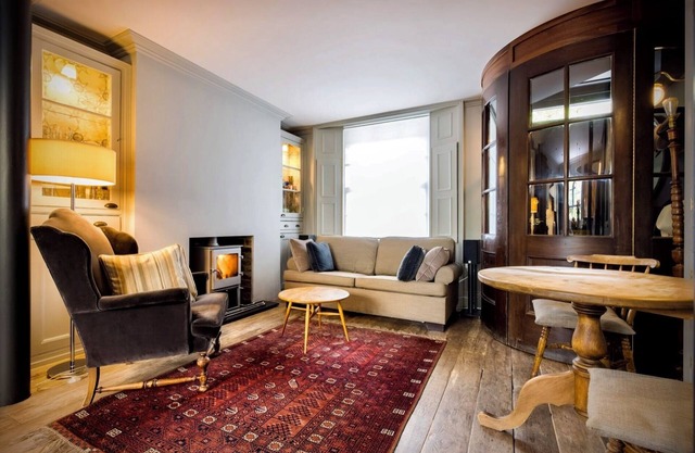 Kings Cross, renovated period property, quiet tree lined street, central London