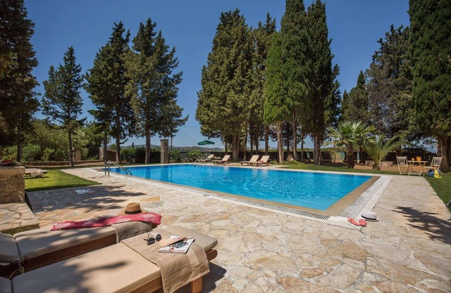 Kirki - Five Bedroom Villa, Sleeps 10