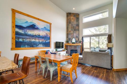Klamath Falls Getaway with Pool and Hot Tub Access!