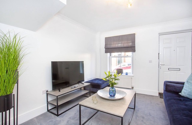 -Knavesmire Mews-3 bedroom Town House