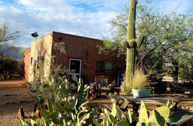 Knightly's Ranch Guesthouse