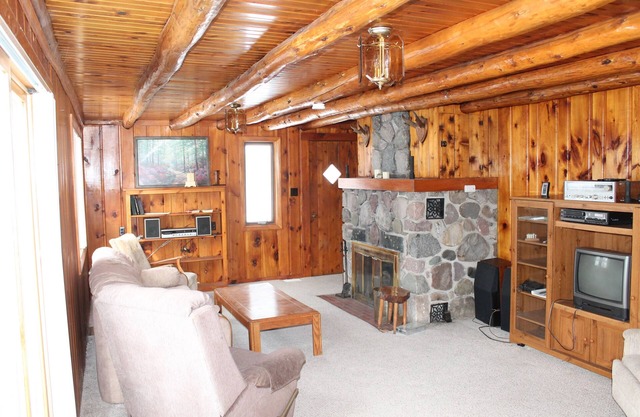 Knotty Pine Retreat On 200 Acre All Sports Jewell Lake W/Row Boat & Kayak