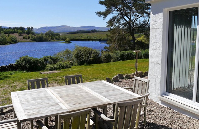 Knowehead Cottage - a house that sleeps 10 guests in 3 bedrooms
