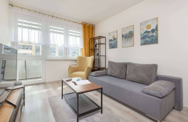 Kołobrzeska 11/13 | Well-furnished Apartment