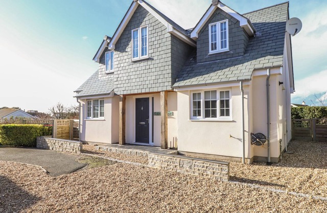 KOBER HOUSE, pet friendly, with open fire in Mullion
