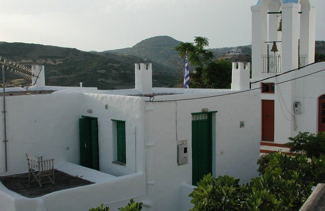 Kochylia trad. House 3 (cypress green) in a central, quiet location