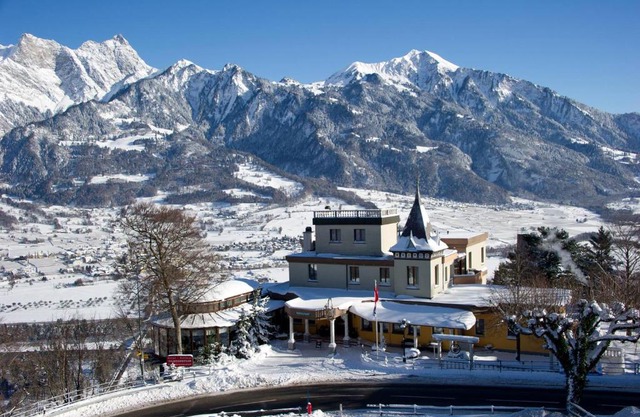 Komplettes Hotel mit 10 Zimmern