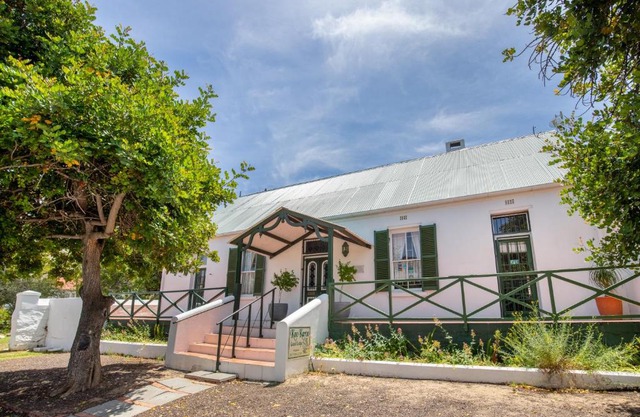 Koo Karoo Guest Lodge and Self Catering