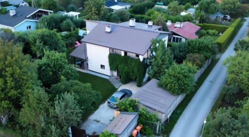KOSMOS Guesthouse - Country house - Cottage - Quiet stretch by the sea and forest!