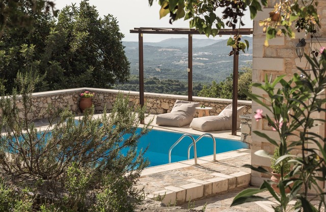 Koules Estate-Helianthus, with Pool & BBQ,an Agricultural barn for Nature lovers