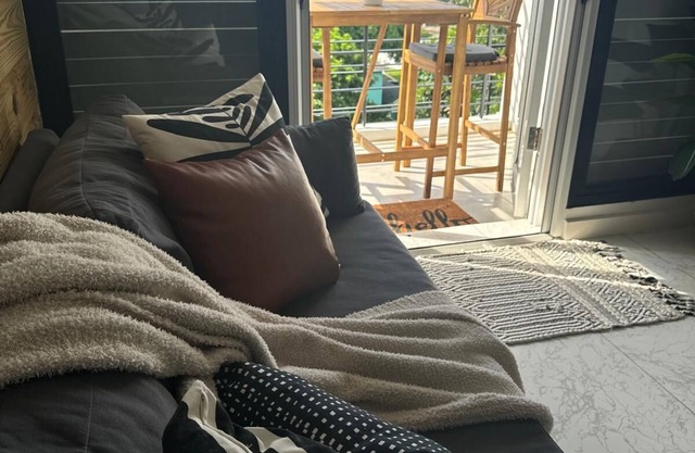 KoziKasa-Violet View’s is a 1-bedroom apartment in awesome Kingston with AC,WiFi