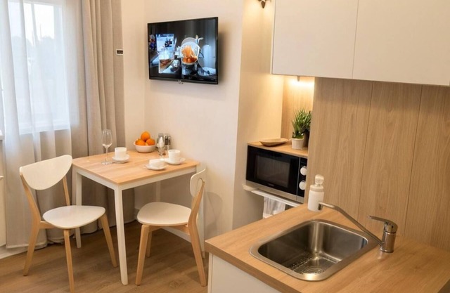 Krakow Riverside Retreat: Mezzanine Studio, Schindler's & Kazimierz Access