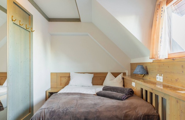 Krvavec Double room with balcony 3