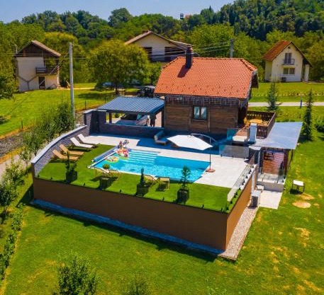Kuća za odmor Vida s grijanim bazenom