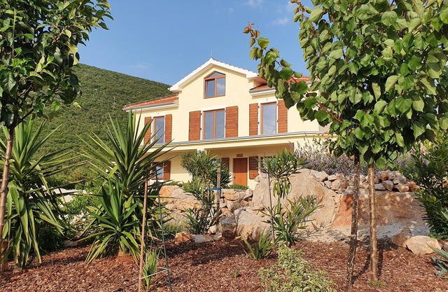 Kuca Majo - Relaxen im Grünen mit Blick auf das Meer und die Berge