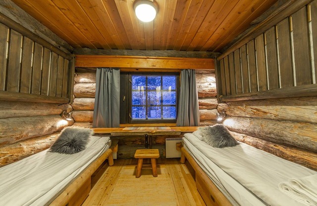 Kuukkeli Log Houses Porakka Inn
