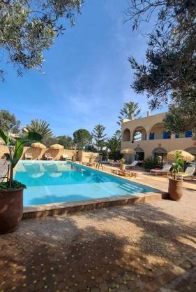 L'abri côtier by Nath