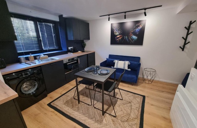 L'Effet Papillon by Madame Conciergerie