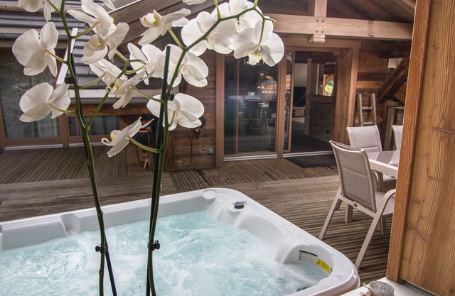 L'Essentiel Chalet * luxurious - cosy - modern - sleek with spa - sauna.