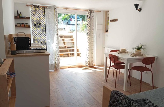 L'Olivier, a cozy apartment between sea and forest