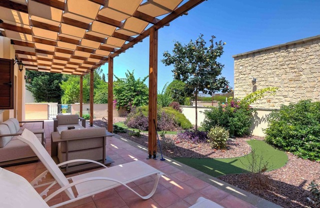L02 Adjacent to Aphrodite Hills- Shared Pool, Patio