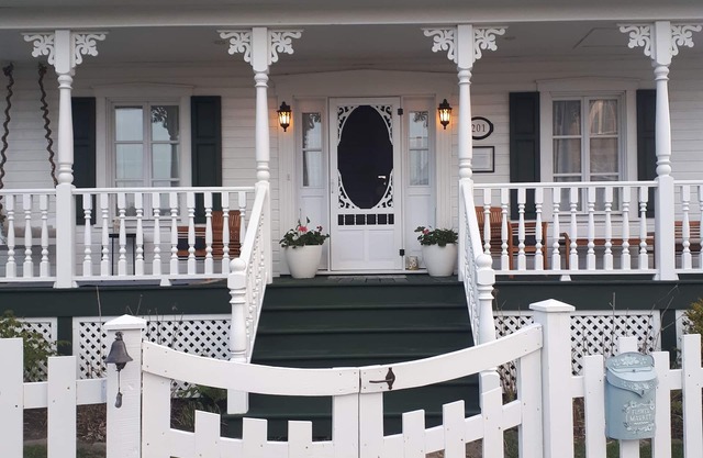 LA BELLE BLANCHE MAISON VUE DU FLEUVE, PRÈS DE MÉTIS SUR MER