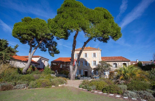 La Belle Demeure - Six Bedroom Villa, Sleeps 12