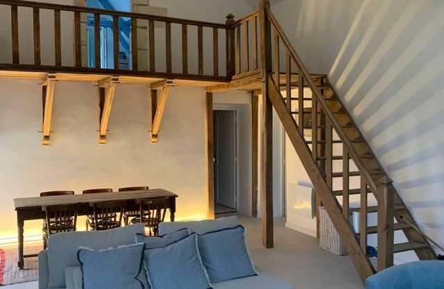 La Boutonnière, Charmante Longere en Berry