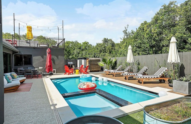 La Buena Vida: Modern Oasis w/Pool, Spa, & Sauna