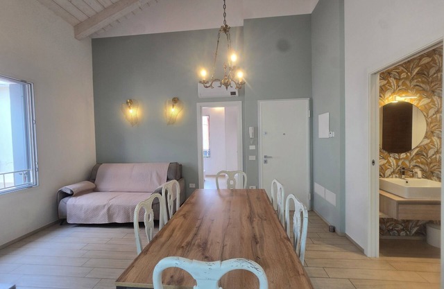 La Casa di Agnese - Three Bedroom Apartment, Sleeps 9
