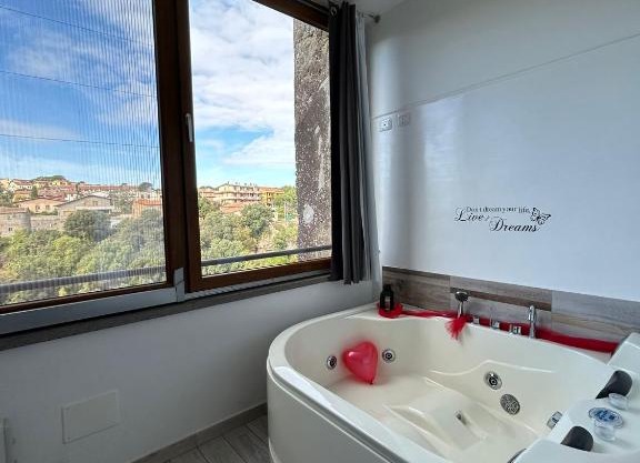 La casa nel Borgo Sospeso "con vasca e vista panoramica"