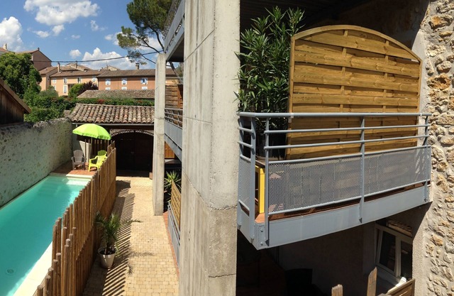 La cascade, gîte 100 m2, village center, in renovated house with 4 gîtes
