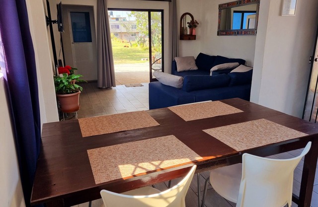 La casita azul (whole house)