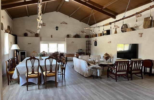 La Casona Solariega. Ideal for groups of family and friends. La Moraña - Avila