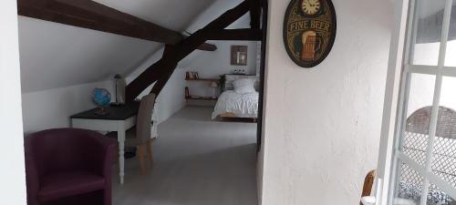 La chambre de la maison du four à pain