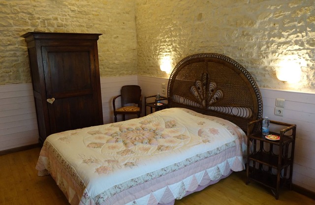 LA CHARMENTAISE Charming B&B at the gates of La Rochelle and the Marais Poitevin