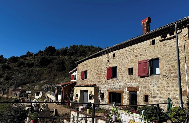 La Cigale Ardéchoise - A cosy cocoon for two, overlooking the Eyrieux valley