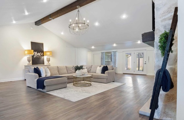 La Dolce Vita 4BR 2BA Close to Tech