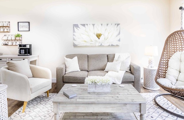 La Fleur, Exquisite New Home Close To The Ark.