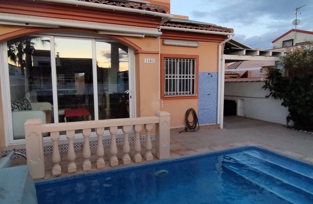 LA FRANÇAISE WELCOMES YOU