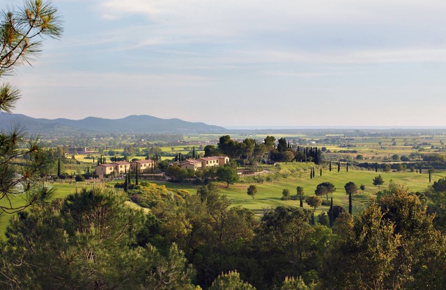 La Ginestra in the heart of a golf course close to spectacular beaches