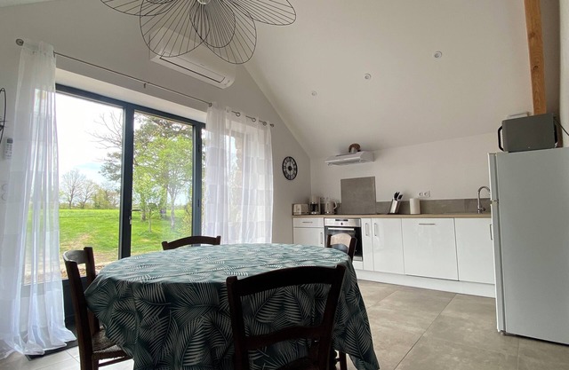 La Grange du Contour Renovated house with terrace - 2 bedrooms, 1 bathroom, separate WC