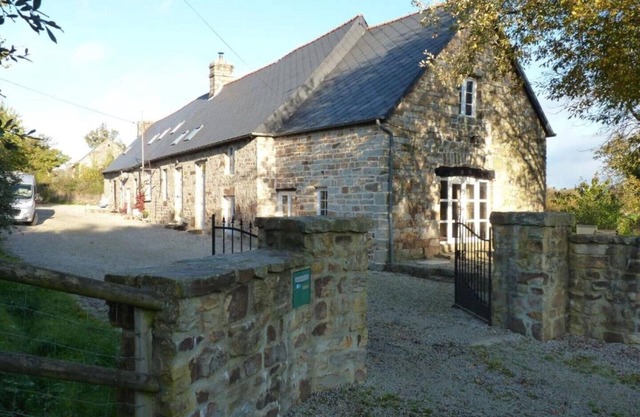 La Longere a tranquil, rural stone cottage, cosy and comfortable. All inclusive
