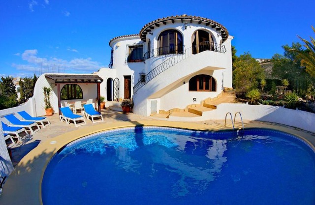 La Madrugada - Luxury Moraira Villa With Sea Views and Private Heated Pool