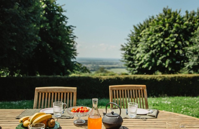 La Maison Pomme-Charming house in Normandy, panoramic view, garden & swimming pool