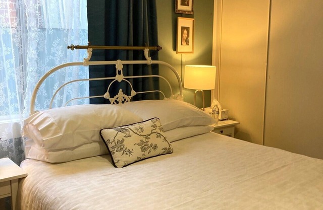 La Maison Rose - a French style garden retreat in the heart of Wangaratta