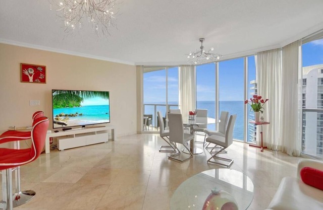 La Perla Luxury Oceanfront Condo with Breathtaking Views in Sunny Isles, Miami!