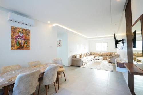 La Perle du Détroit : Appartement Familial à Mesnana Golf Tanger.