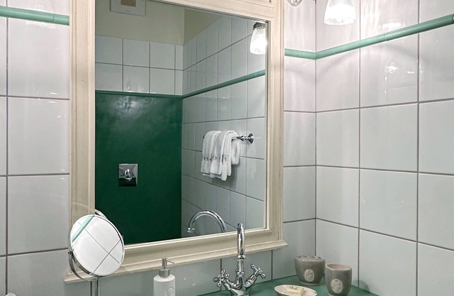 LA PONCHE - Green Room