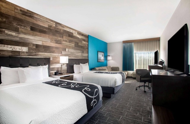 La Quinta Inn & Suites by Wyndham Pittsburg